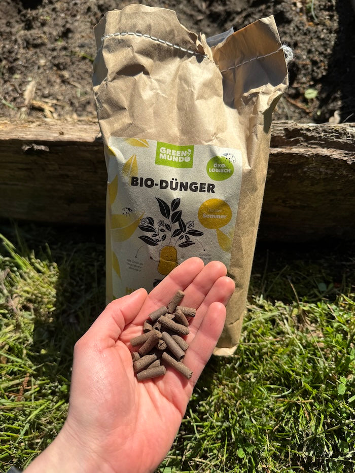 GREEN MUNDO Ökologische Pflanzennahrung | Hermi Pelletti für Blüten & Früchte im Sommer