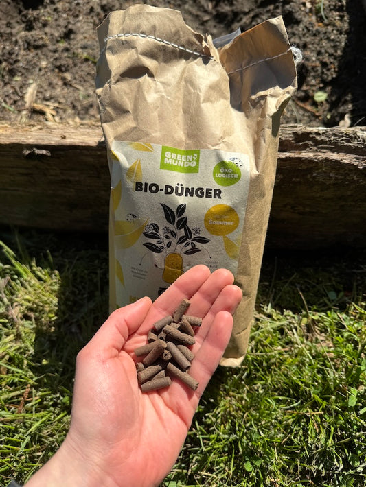 GREEN MUNDO Ökologische Pflanzennahrung | Hermi Pelletti für Blüten & Früchte im Sommer